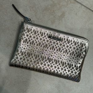 3 for $15! Stella & Dot rose-gold clutch